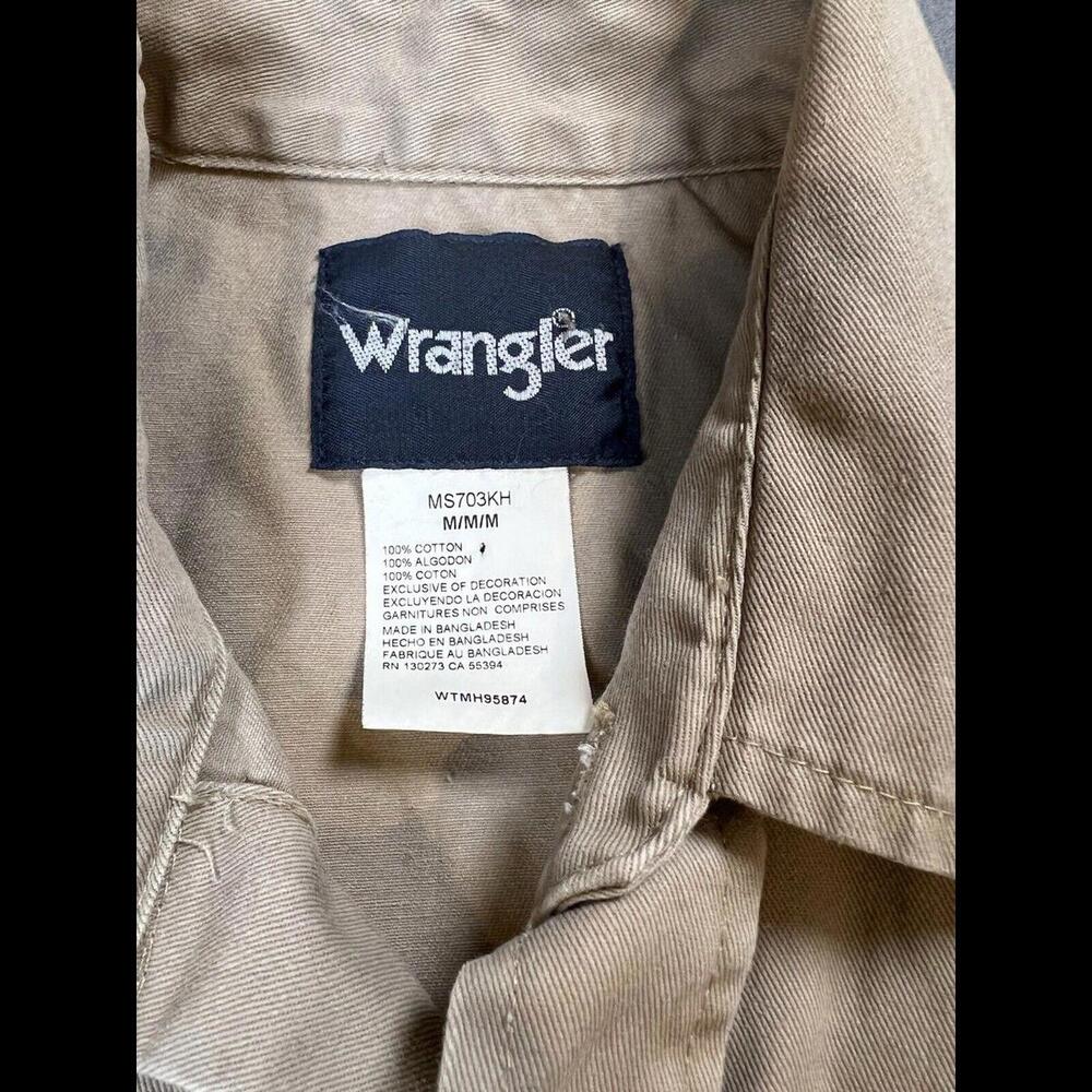 Wrangler Cream Casual Button Down Shirt with Western Style - Picture 2 of 6